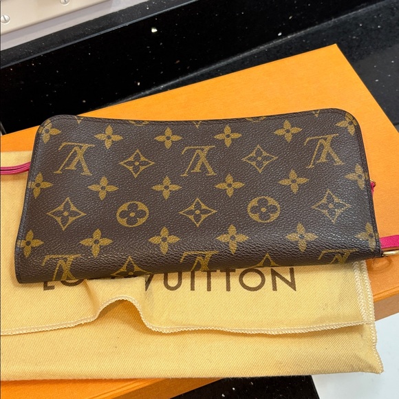 Louis Vuitton Brown Monogram Insolite Wallet. - Picture 1 of 12